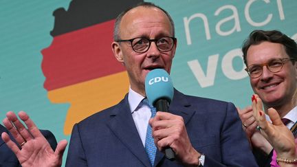 Friedrich Merz, chef de file de la CDU, le soir du scrutin des élections législatives en Allemagne, à Berlin, le 23 février 2025. (INA FASSBENDER / AFP)