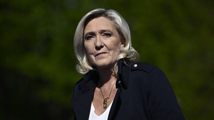 La présidente du groupe des députés RN, Marine Le Pen, le 6 avril 2025. (JULIEN DE ROSA / AFP)
