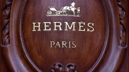 Le logo Hermès sur la façade de son siège à Paris, le 26 décembre 2012. (JOEL SAGET / AFP)