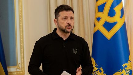Le président ukrainien, Volodymyr Zelensky, lors d'une conférence de presse, à Kiev, le 22 avril 2025. (TETIANA DZHAFAROVA / AFP)