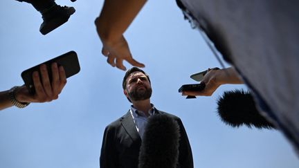 Le vice-président américain, J.D. Vance, à Agra, en Inde, le 23 avril 2025. (KENNY HOLSTON / AFP)
