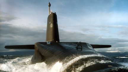 Des capteurs russes ont été découverts par l'armée britannique, soupçonnés d'avoir été installés pour espionner les sous-marins nucléaires de la Royal Navy. Ici, le HSM Vanguard (photo d'illustration). (LA(P) RITCHIE HARVEY / MOD @ CROWN COPYRIGHT / AFP)
