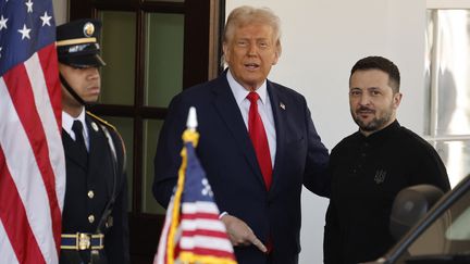 Le président américain, Donald Trump, reçoit son homologue ukrainien, Volodymyr Zelensky, à la Maison Blanche, à Washington DC, le 28 février 2025. (CHIP SOMODEVILLA / GETTY IMAGES NORTH AMERICA)