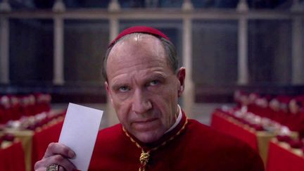 Ralph Fiennes dans le film "Conclave", sorti en 2024. (ACCESS ENTERTAINMENT - FILMNATIO / COLLECTION CHRISTOPHEL via AFP)