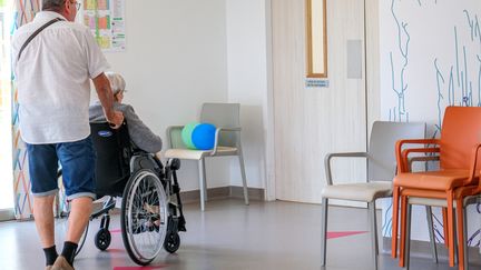 55 Ehpad ont été sanctionnés après des contrôles. (Photo d'illustration). (NICOLAS GUYONNET / HANS LUCAS)