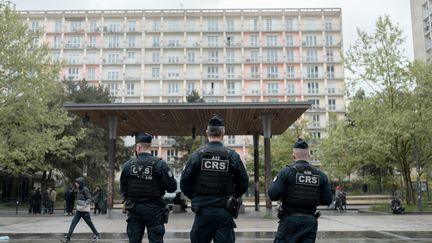 La police se trouve sur les lieux d'une fusillade, à Rennes (Ille-et-Vilaine), le 18 avril 2025. (NICOLAS HASSON-FAURE / HANS LUCAS / AFP)