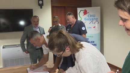 signature de la convention de prise en charge hospitalière des victimes de violences conjugales (Clotilde Séraphins George)