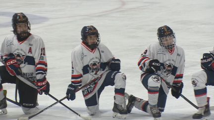 Les U13 de Saint-Pierre et Miquelon terminent à la 4e place de la Coupe de Terre-Neuve qui s'est déroulée à Saint-Pierre du 21 au 23 avril 2025. (SPM La 1ère)