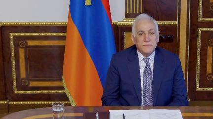 Haut-Karabakh : l’exil des Arméniens, "il n’y avait pas d’autre choix", assure le président Armen Sarkissian (FRANCE 2)