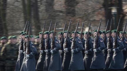 Un bataillon de l'armée allemande lors d'un défilé à Berlin, le 14 mars 2025 (HANNES P ALBERT / DPA)