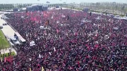 Turquie : manifestations massives contre le président Erdogan (France info)