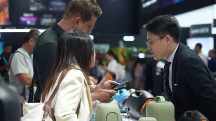 Droits de douane américains : les effets directs de la guerre commerciale à la foire de Canton en Chine (France 2)