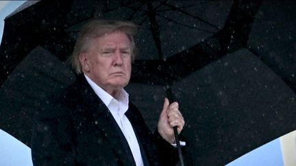 Droits de douane : Donald Trump fait volte-face sur les smartphones (Franceinfo)