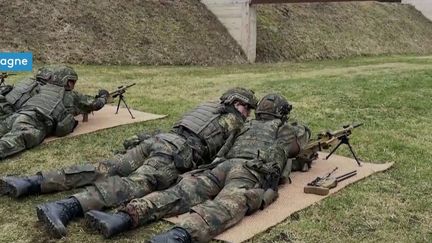 Eurozapping : un rapport inquiétant sur l'armée allemande (franceinfo)