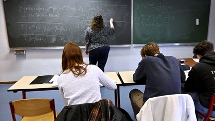 Dans les écoles, les auteurs de violences sont des enfants dans deux tiers des cas. Image d'illustration. (ALEXANDRE MARCHI / MAXPPP)