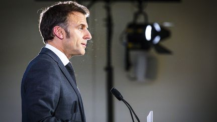 Le président français en conférence de presse, à l'issue du sommet extraordinaire européen sur le réarmement de l'Europe. (NICOLAS LANDEMARD / LE PICTORIUM / MAXPPP)