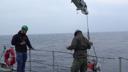 Ces derniers mois, plusieurs incidents ont eu lieu en mer Baltique, où des câbles de communication ont été sectionnés. L'Otan doit aujourd'hui renforcer ses moyens dans cette zone stratégique. (FRANCEINFO)