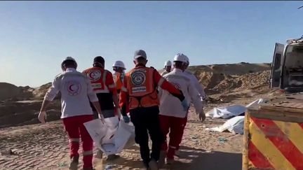 Secouristes tués à Gaza : Israël reconnaît des “fautes” (Franceinfo)