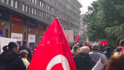 Turquie : cette jeunesse qui défie le pouvoir pour défendre la démocratie (France 2)