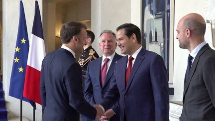 Ukraine : grande manœuvres diplomatiques à Paris (franceinfo)