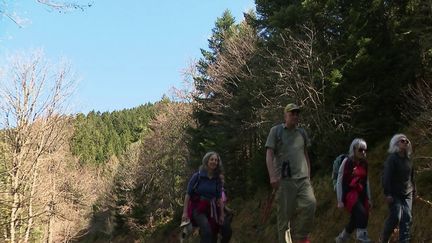 Pâques : les Français redécouvrent la montagne au printemps (France 2)